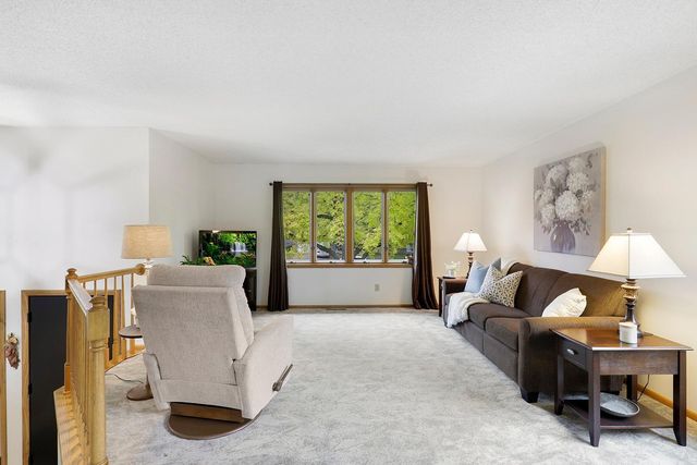 1101 Lavon Lane, Burnsville, MN 55306