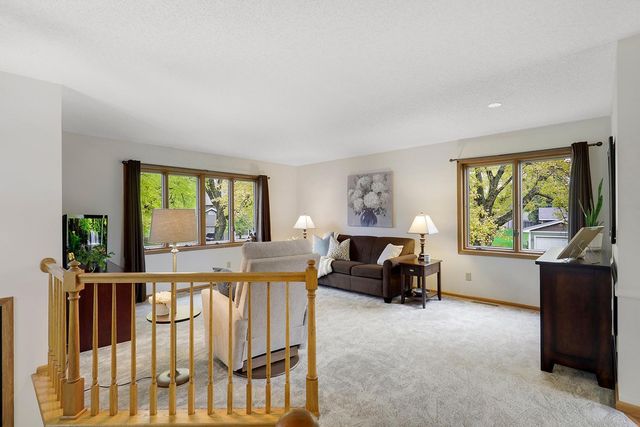 1101 Lavon Lane, Burnsville, MN 55306