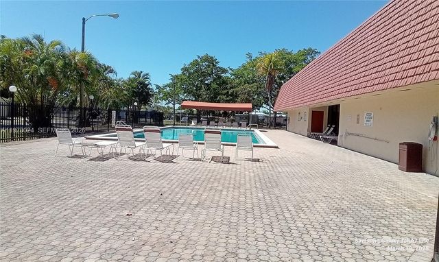 21821 S Heritage Cir 1, Pembroke Pines, FL 33029