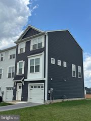 34 HUDSON BLVD, Red Lion, PA 17356