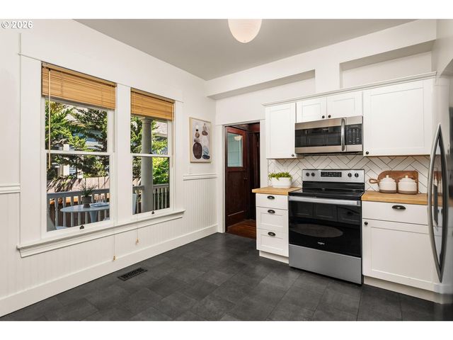 5025 Ne 6TH Ave, Portland, OR 97211