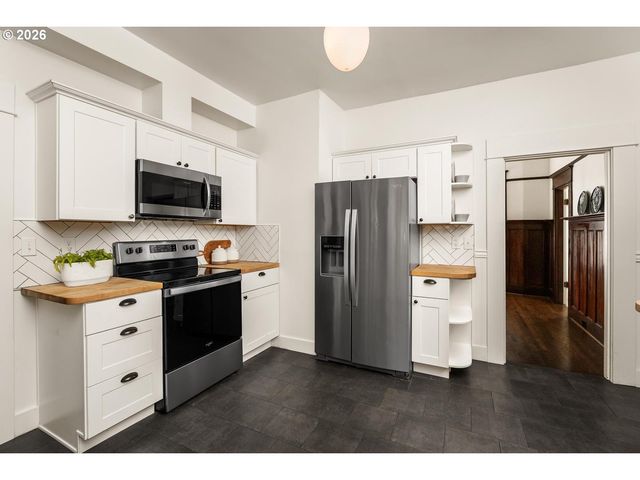 5025 Ne 6TH Ave, Portland, OR 97211