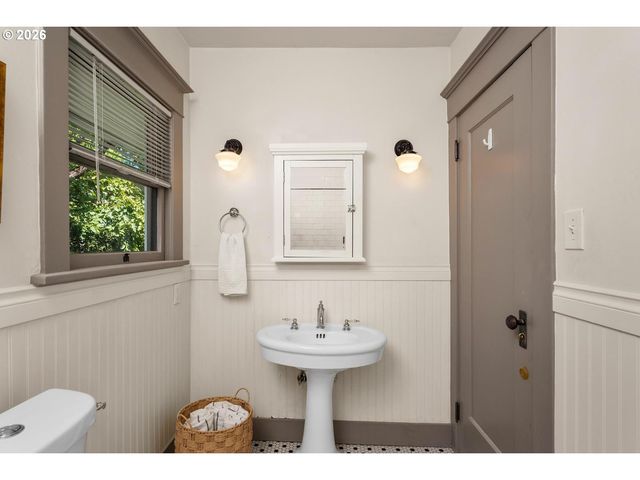 5025 Ne 6TH Ave, Portland, OR 97211