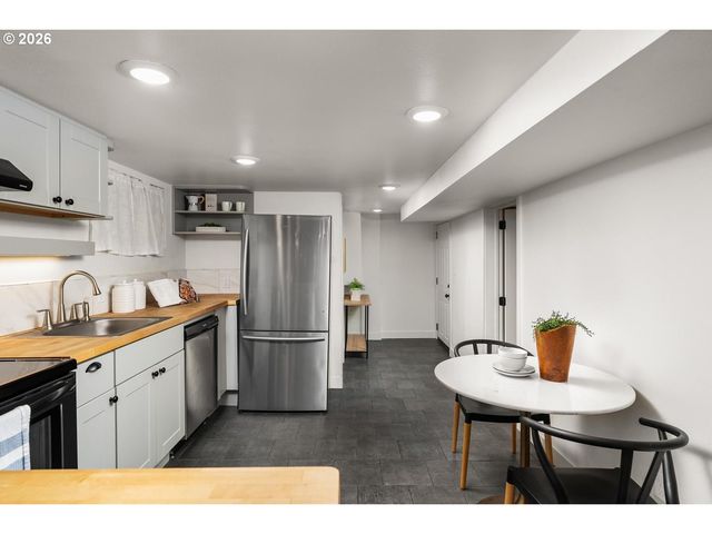 5025 Ne 6TH Ave, Portland, OR 97211