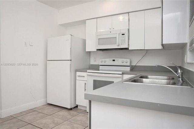 2206 Fillmore St 2, Hollywood, FL 33020