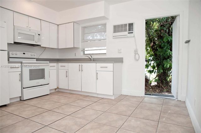 2206 Fillmore St 2, Hollywood, FL 33020