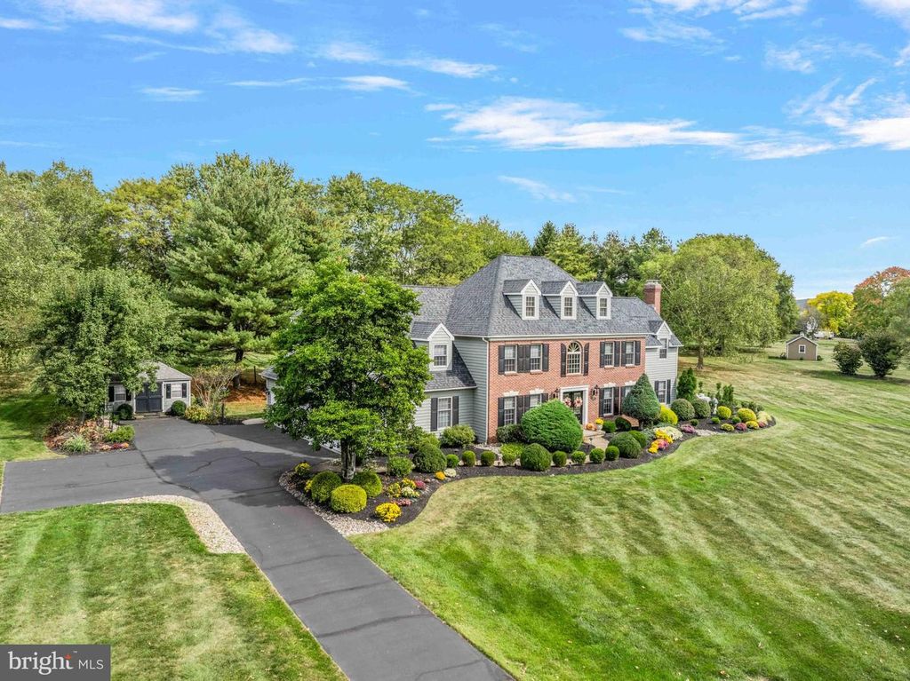 2905 STOVER TRL, DOYLESTOWN, PA 18902 — exterior