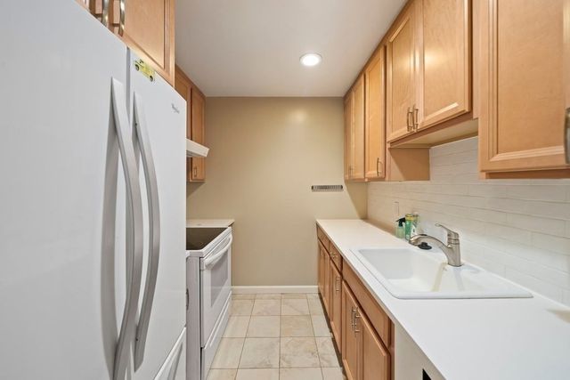 350 West Fourth Street 209, Boston, MA 02127
