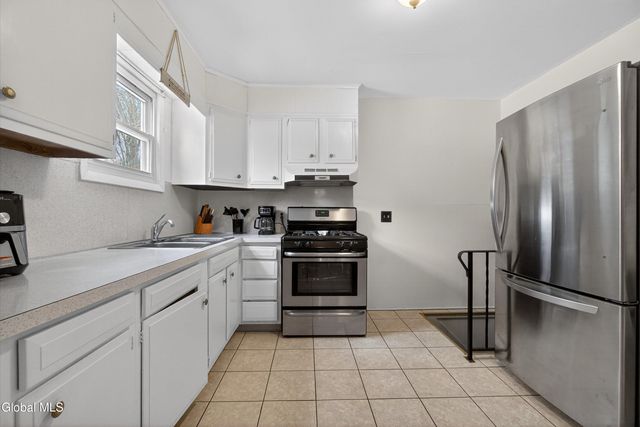 971 Kings Road, Colonie, NY 12303