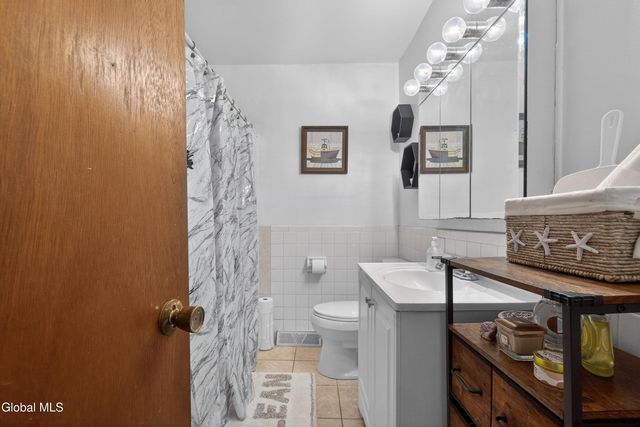 971 Kings Road, Colonie, NY 12303