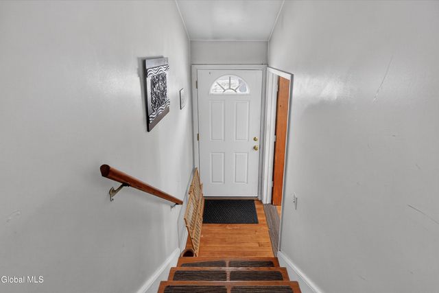 971 Kings Road, Colonie, NY 12303