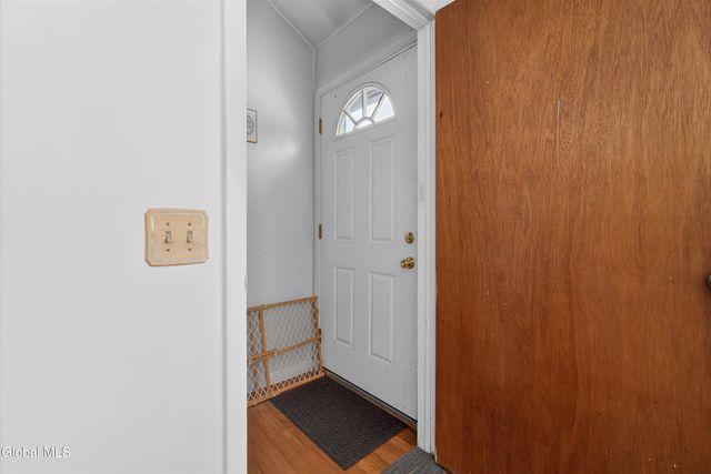 971 Kings Road, Colonie, NY 12303