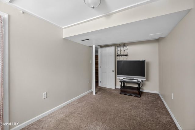 971 Kings Road, Colonie, NY 12303