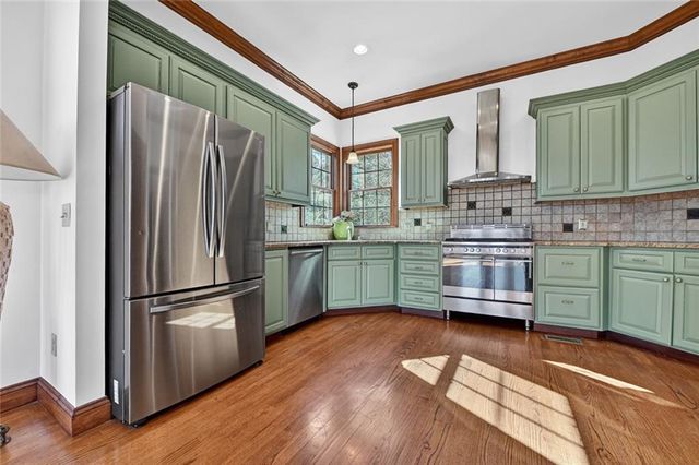 100 Foxpaw Leaf Court, Ellijay, GA 30536