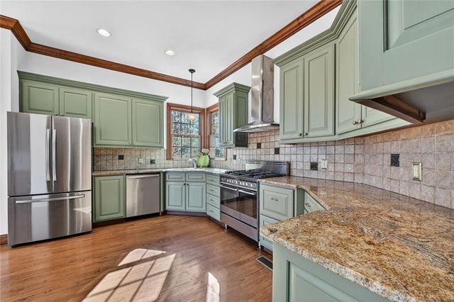 100 Foxpaw Leaf Court, Ellijay, GA 30536