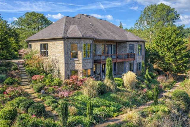 100 Foxpaw Leaf Court, Ellijay, GA 30536