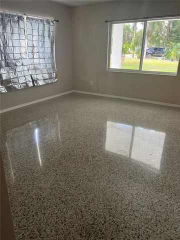 514 PONDER AVENUE, Sarasota, FL 34232