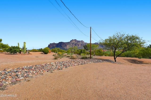 710 S MULESHOE Road S, Apache Junction, AZ 85119