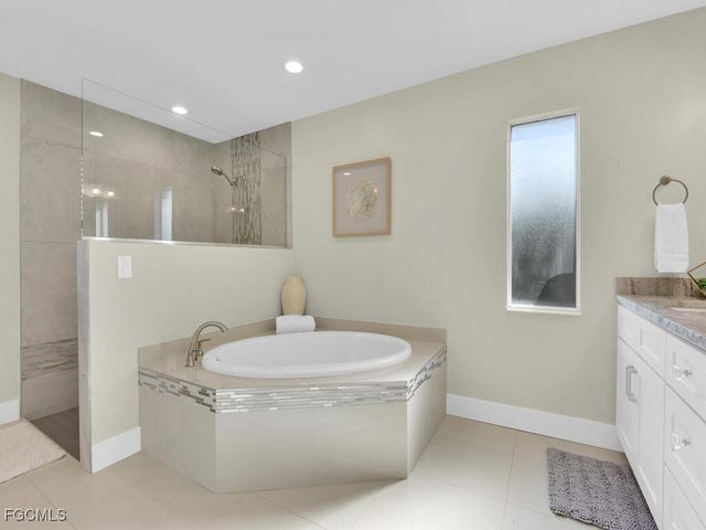 1437 SW 57th ST, Cape Coral, FL 33914