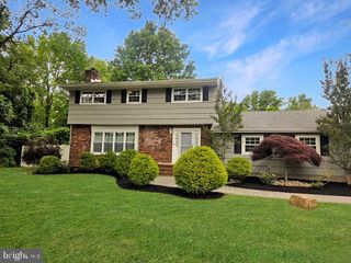 1 GALSTON DR, Princeton Junction, NJ 08550