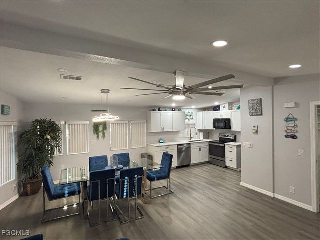 11791 Papershell DR, Fort Myers, FL 33908