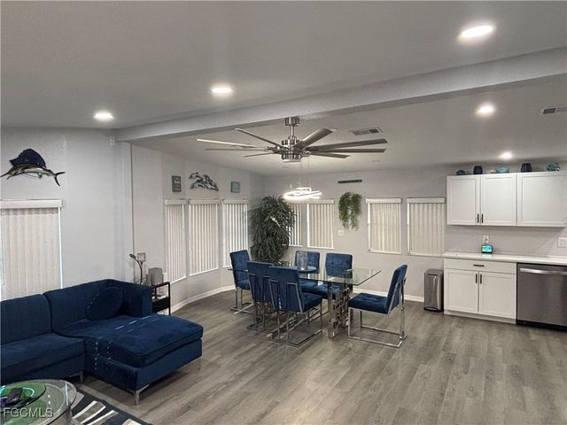 11791 Papershell DR, Fort Myers, FL 33908