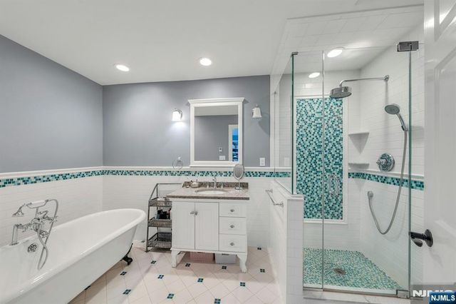 502 Timberline Drive, Franklin Lakes, NJ 07417