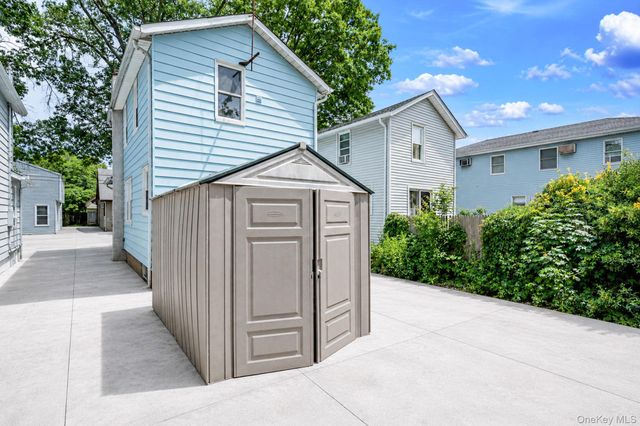 532 Washington Avenue, West Hempstead, NY 11552