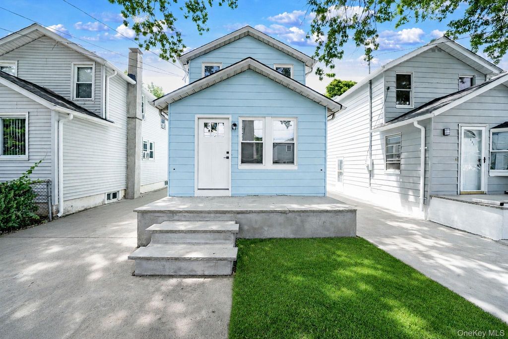 532 Washington Avenue, West Hempstead, NY 11552
