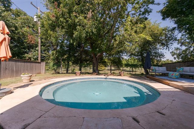 609 NW 37th Street, Oklahoma City, OK 73118