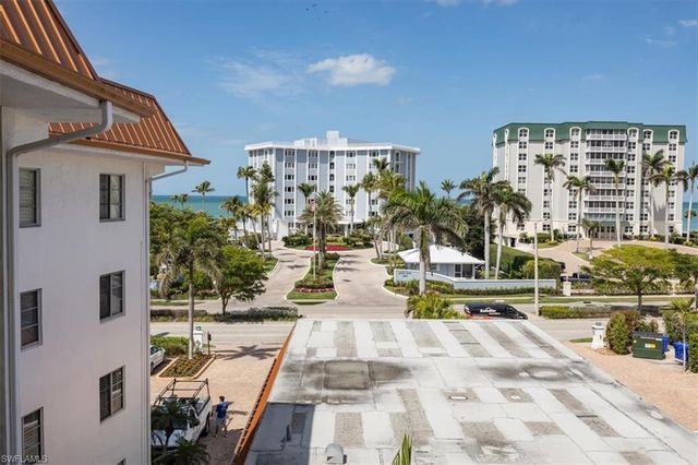 2900 Gulf Shore BLVD N # 406, Naples, FL 34103