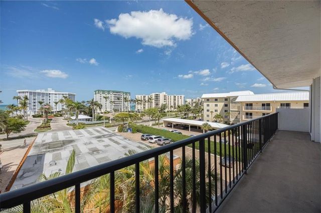 2900 Gulf Shore BLVD N # 406, Naples, FL 34103
