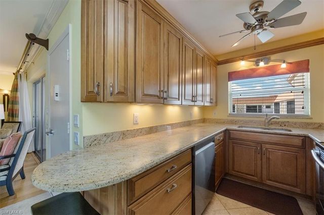 2900 Gulf Shore BLVD N # 406, Naples, FL 34103