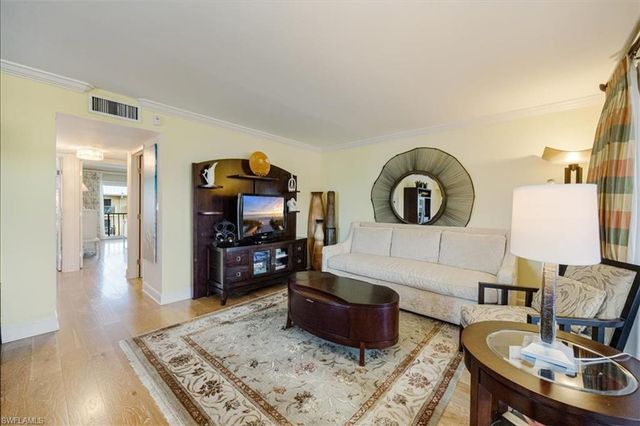 2900 Gulf Shore BLVD N # 406, Naples, FL 34103