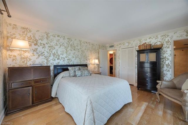 2900 Gulf Shore BLVD N # 406, Naples, FL 34103