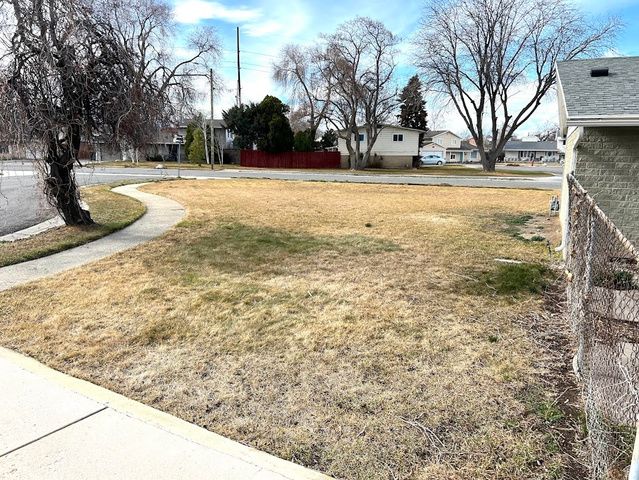 3887 S HALLMARK DR, West Valley City, UT 84119