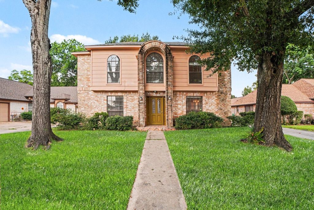 7911 Bayou Forest Drive, Houston, TX 77088