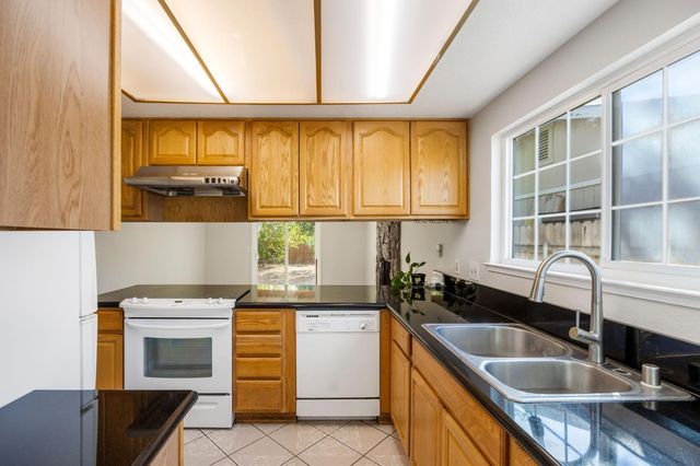 7890 Tierra Glen Way, Sacramento, CA 95828