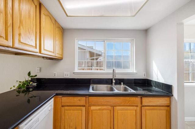 7890 Tierra Glen Way, Sacramento, CA 95828