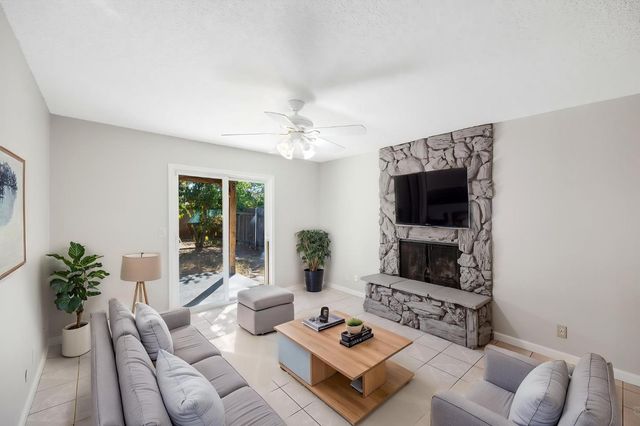 7890 Tierra Glen Way, Sacramento, CA 95828