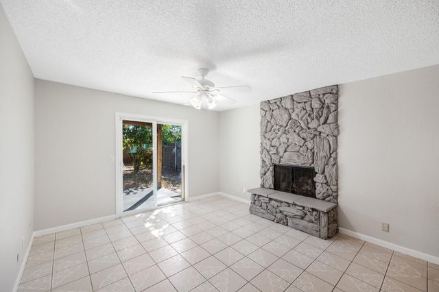 7890 Tierra Glen Way, Sacramento, CA 95828