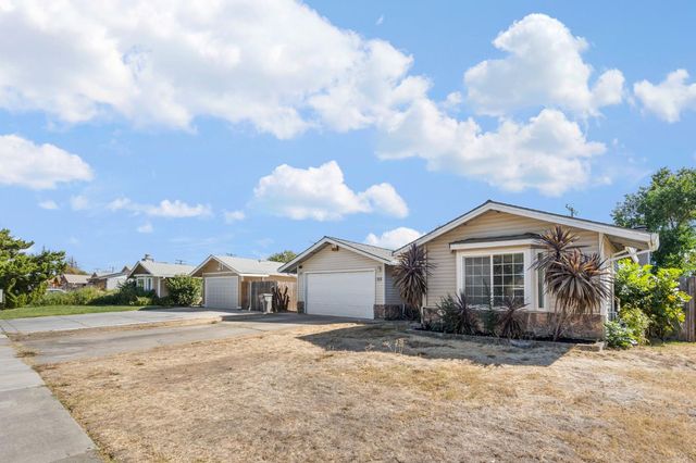 7890 Tierra Glen Way, Sacramento, CA 95828