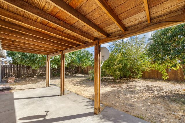 7890 Tierra Glen Way, Sacramento, CA 95828