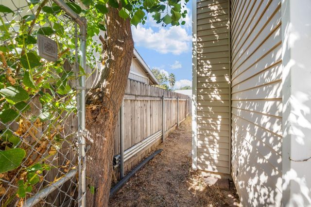 7890 Tierra Glen Way, Sacramento, CA 95828
