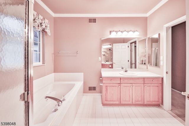 107 Kensington Cir, White Twp., NJ 07823