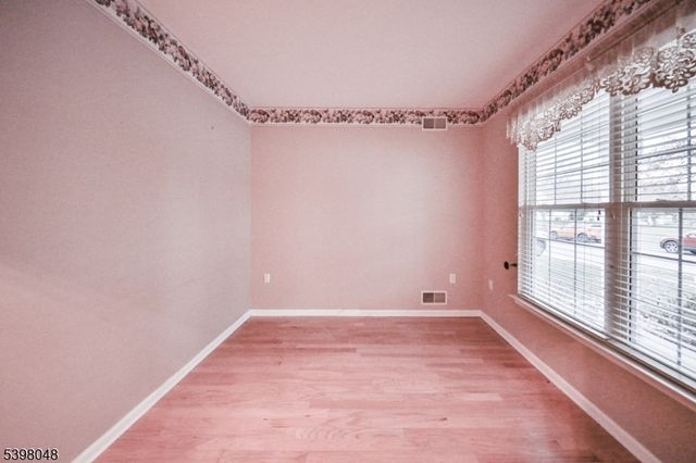 107 Kensington Cir, White Twp., NJ 07823