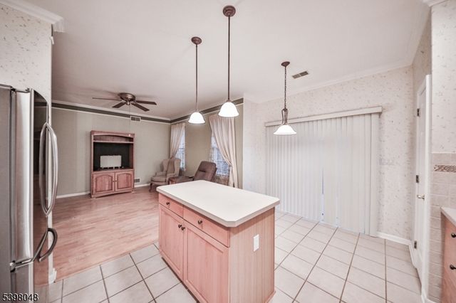 107 Kensington Cir, White Twp., NJ 07823