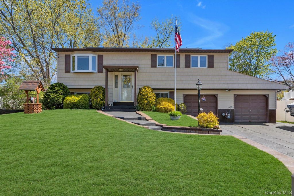 25 Deville Drive, Selden, NY 11784