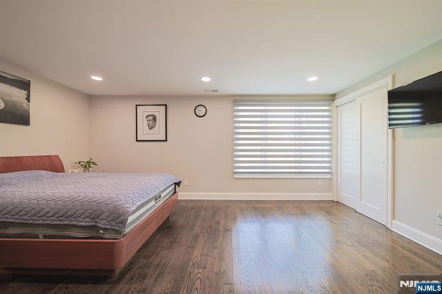 48 Meadowview Court, Leonia, NJ 07605