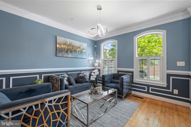 103 WALTMAN PL NE, Washington, DC 20011